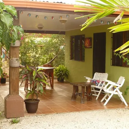 Samara-Papayas Place